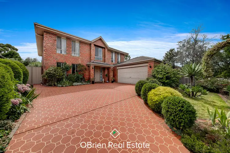 54 Lake View Drive, Narre Warren South VIC 3805