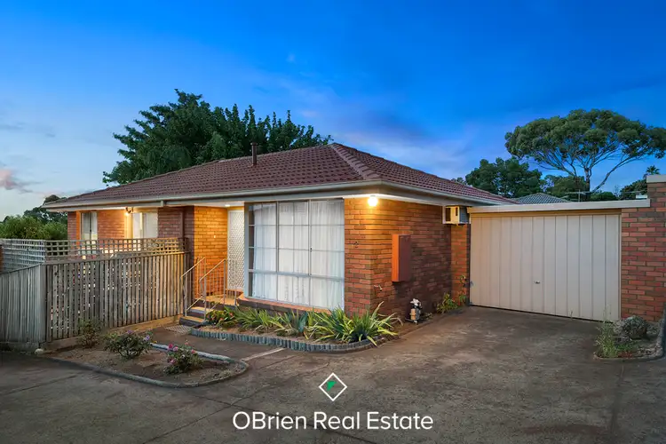 Main view of Homely house listing, 2/8 Southwell Close, Endeavour Hills VIC 3802