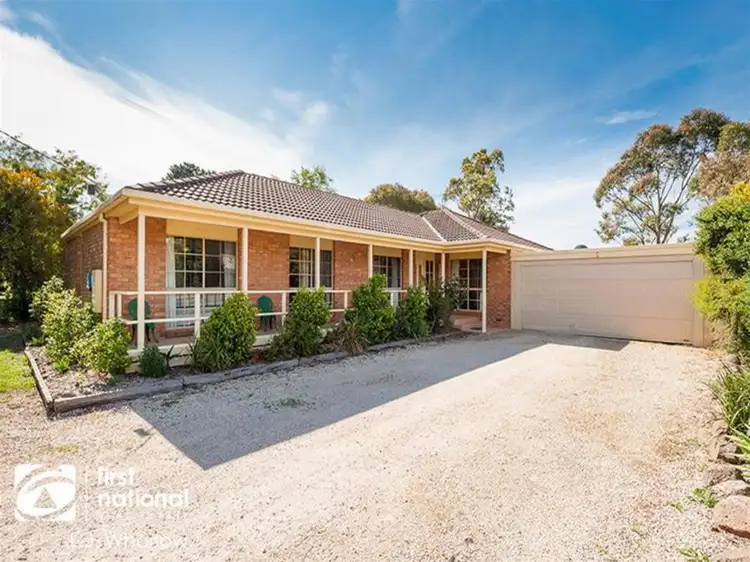 7 White Avenue, Romsey VIC 3434