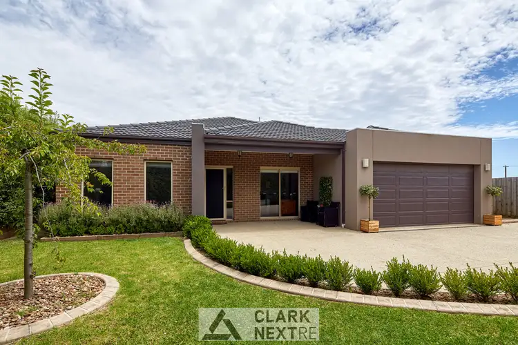 15 Norman Road, Drouin VIC 3818