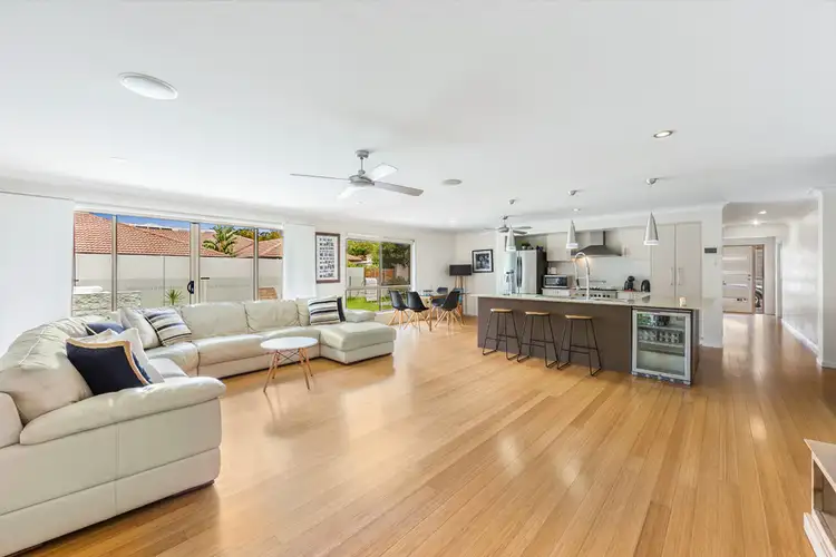 37D Herbert Street, Lota QLD 4179