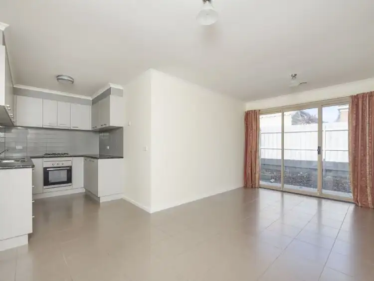 2/17 Raymond Street, Somerville VIC 3912