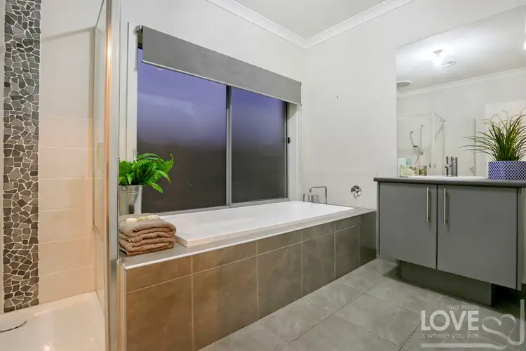 Sixth view of Homely house listing, 4 Lorenzo Way, Mernda VIC 3754