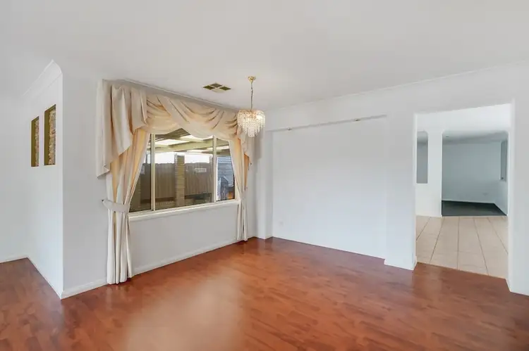 Sixth view of Homely house listing, 10 Parkside Court, Currans Hill NSW 2567