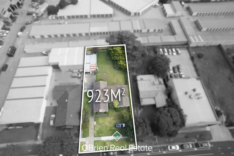 194 Sladen Street, Cranbourne VIC 3977