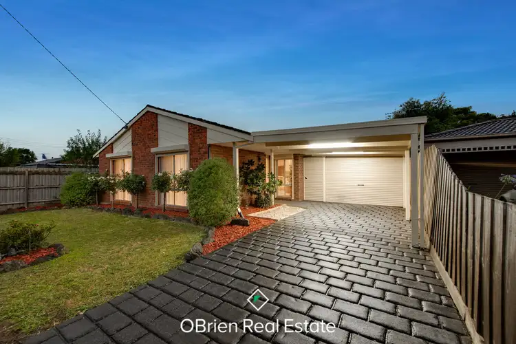 12 Elcan Avenue, Cranbourne West VIC 3977