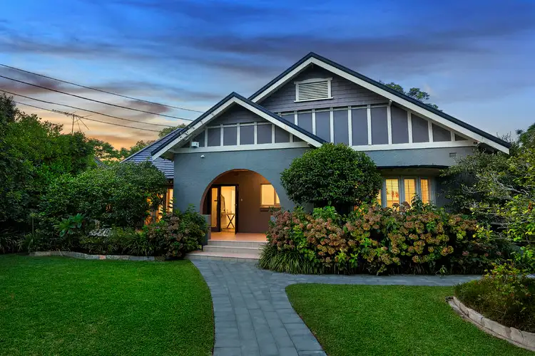 10 Duntroon Avenue, Roseville NSW 2069