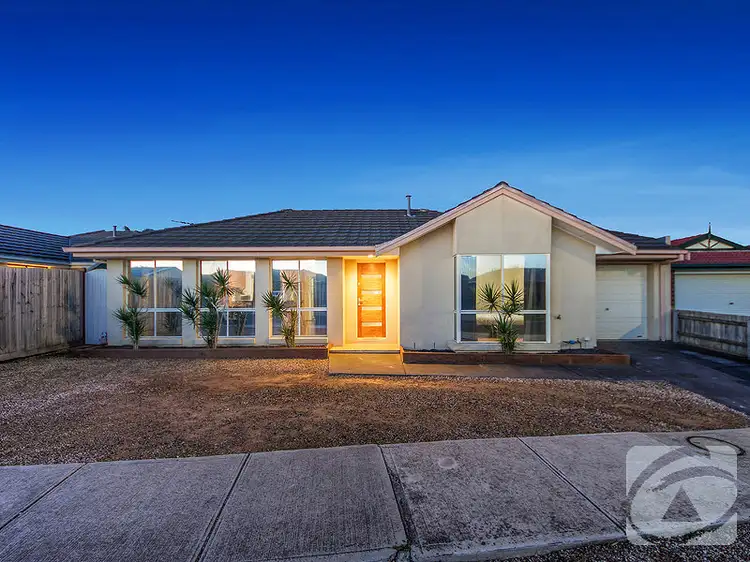 2/13 Rebecca Court, Hillside VIC 3037
