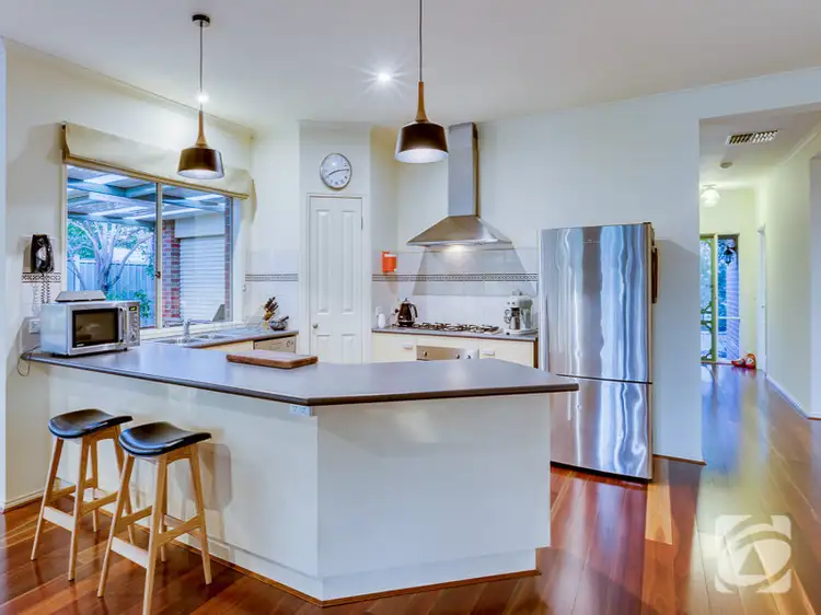 Third view of Homely house listing, 6 Lancelot Court, Hillside VIC 3037
