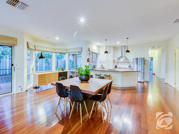 Fifth view of Homely house listing, 6 Lancelot Court, Hillside VIC 3037