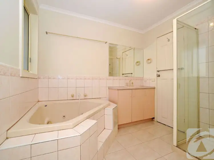 Fourth view of Homely house listing, 28 Cassinia Close, Delahey VIC 3037
