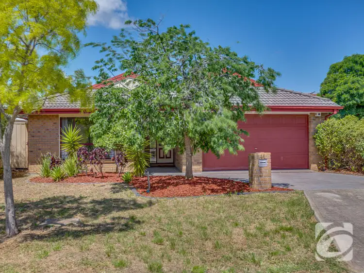 44 Kenswick Drive, Hillside VIC 3037