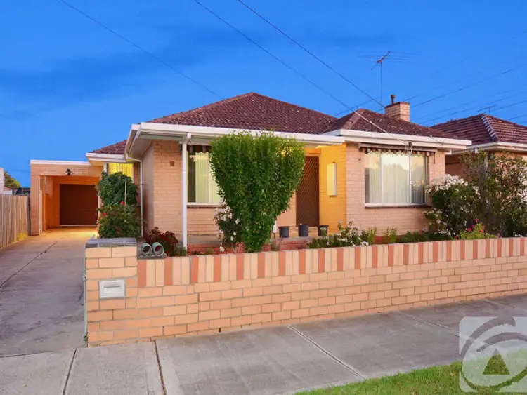 17 Thorndon Drive, St Albans VIC 3021