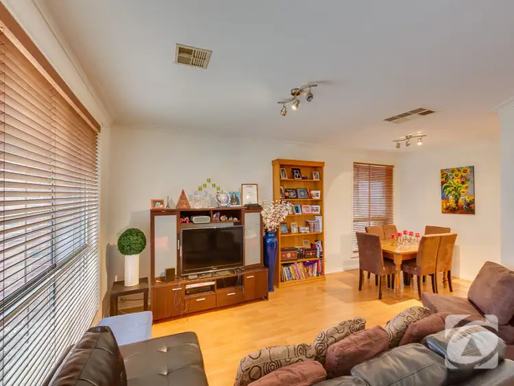 Fifth view of Homely house listing, 5 Antionetta Way, Hillside VIC 3037