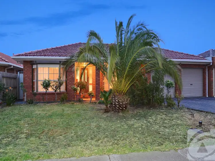 109 Parmelia Drive, Taylors Lakes VIC 3038