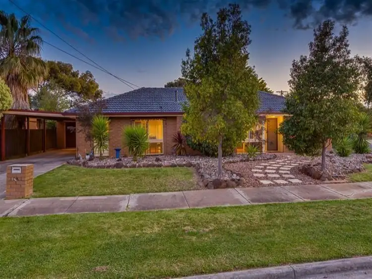 2 Valerie Court, Melton South VIC 3338