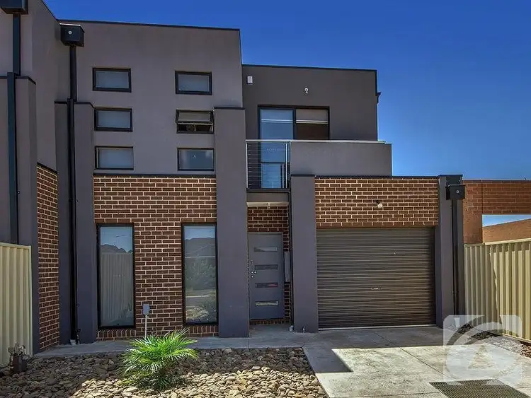2/76 Greenhills Drive, Kurunjang VIC 3337