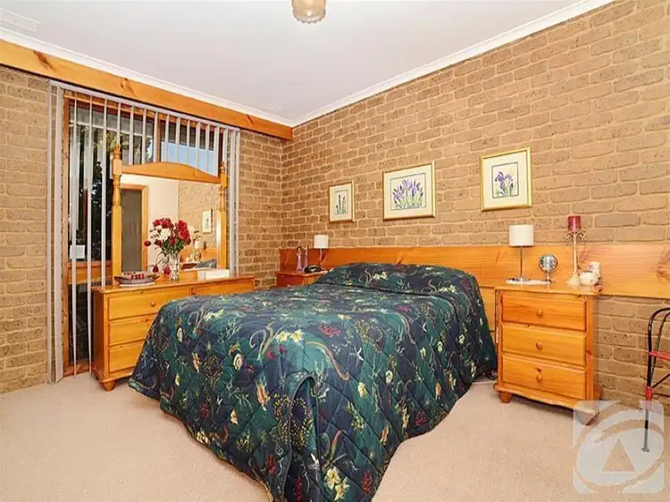 Fifth view of Homely house listing, 6 Verden Place, Keilor Downs VIC 3038