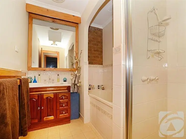 Sixth view of Homely house listing, 6 Verden Place, Keilor Downs VIC 3038