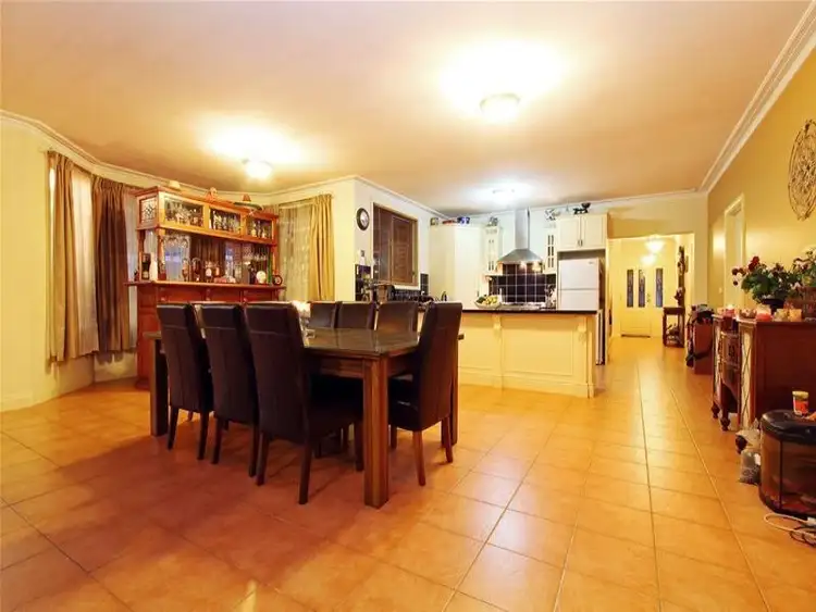 Fifth view of Homely house listing, 7 The Peak, Hillside VIC 3037