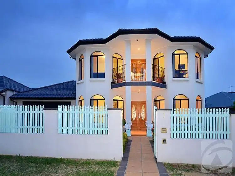 1 Bonney Court, Taylors Hill VIC 3037