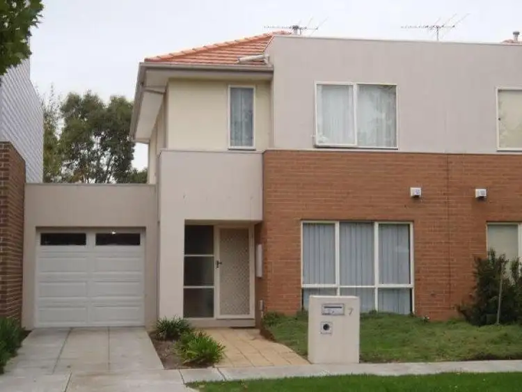 Main view of Homely townhouse listing, 7 Wentworth Drive, Taylors Lakes VIC 3038