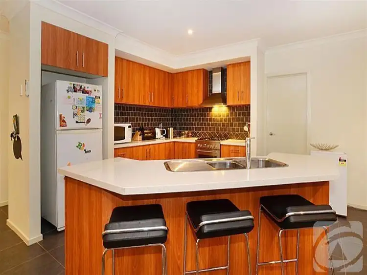 Sixth view of Homely house listing, 9 Lucetta Way, Sydenham VIC 3037