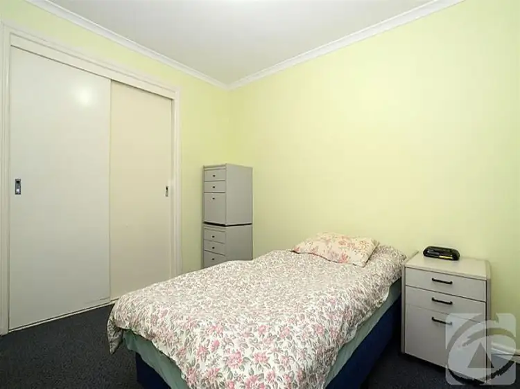 Fifth view of Homely unit listing, 2/2 Green Gully Close, Keilor Downs VIC 3038