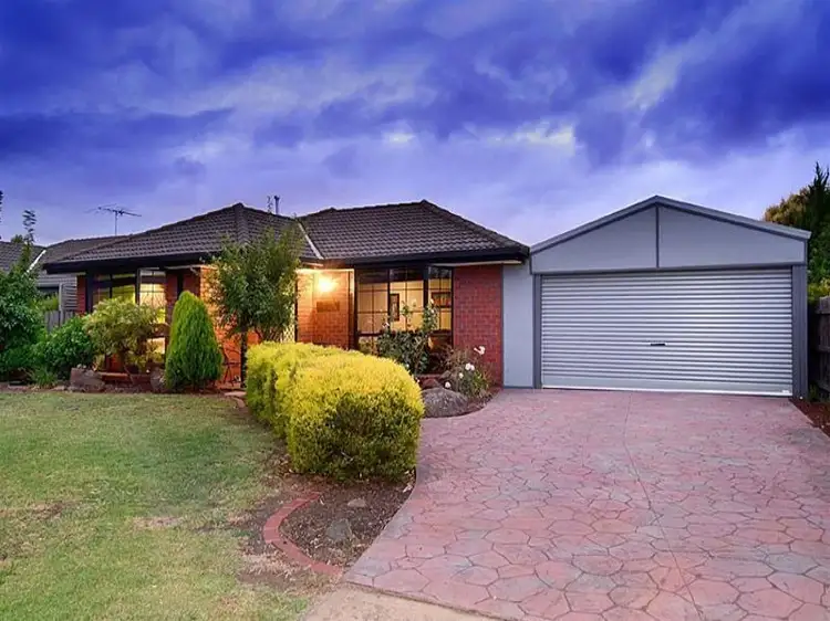 6 Steamtrain Close, Sydenham VIC 3037