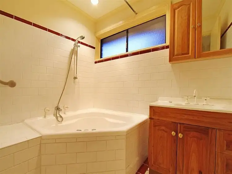 Sixth view of Homely house listing, 8 Mallacoota Court, Taylors Lakes VIC 3038