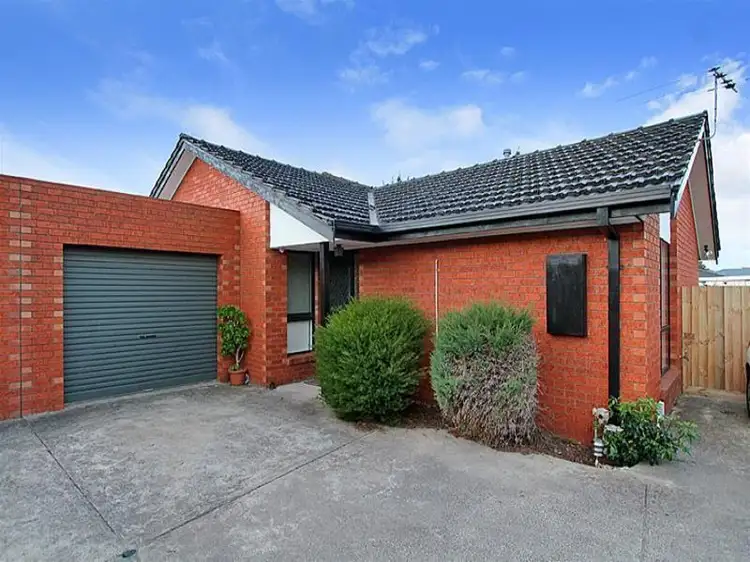 2/8 Pilain Crescent, Keilor Downs VIC 3038