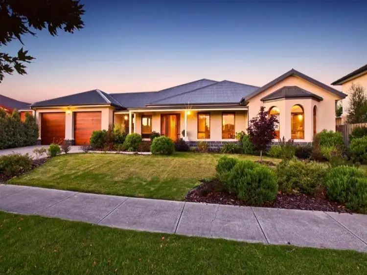 4 Sovereign Way, Hillside VIC 3037