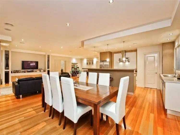 Seventh view of Homely house listing, 4 Sovereign Way, Hillside VIC 3037