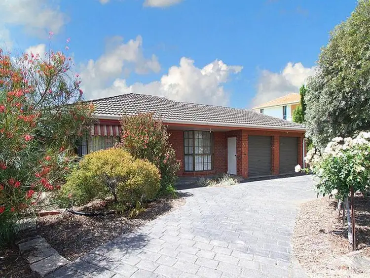 1 Barrine Way, Taylors Lakes VIC 3038