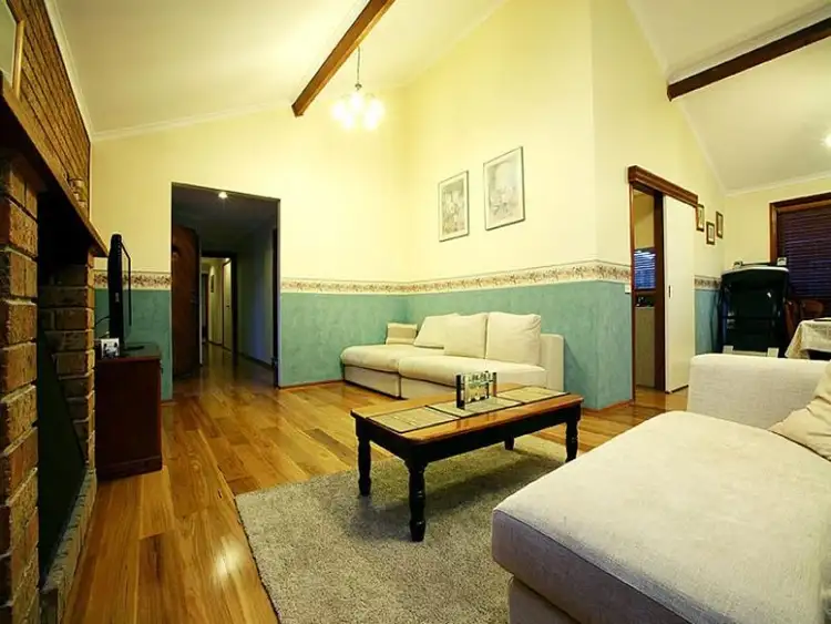 Fifth view of Homely house listing, 2 Rhode Island Court, Taylors Lakes VIC 3038