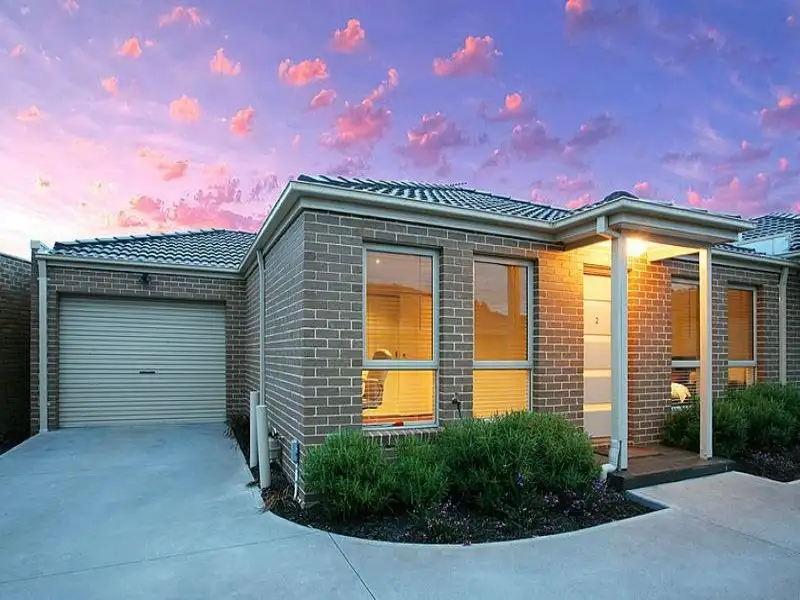 Main view of Homely house listing, 2/8 Buckingham Street, Sydenham VIC 3037