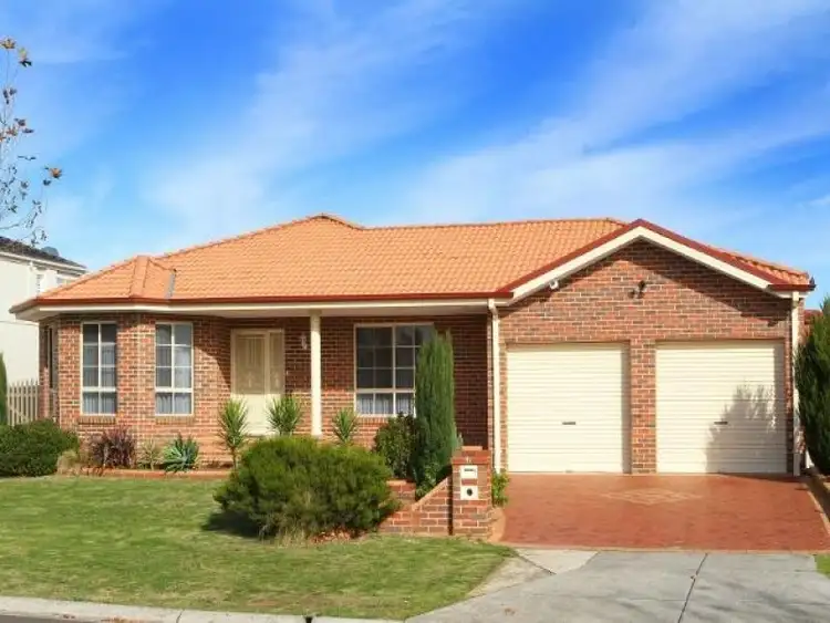 71 McCubbin Dve, Taylors Lakes VIC 3038