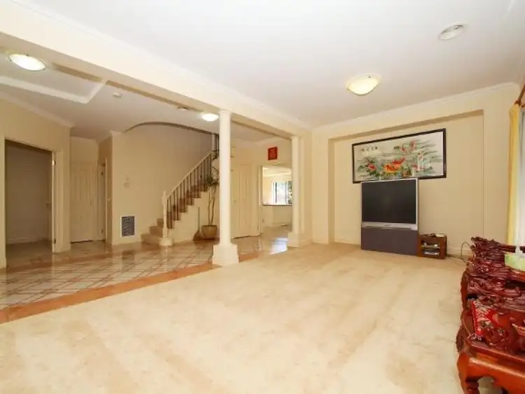 Fifth view of Homely house listing, 2 Nolan Place, Taylors Lakes VIC 3038