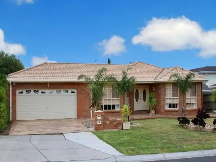 2 Lyell Place, Taylors Lakes VIC 3038