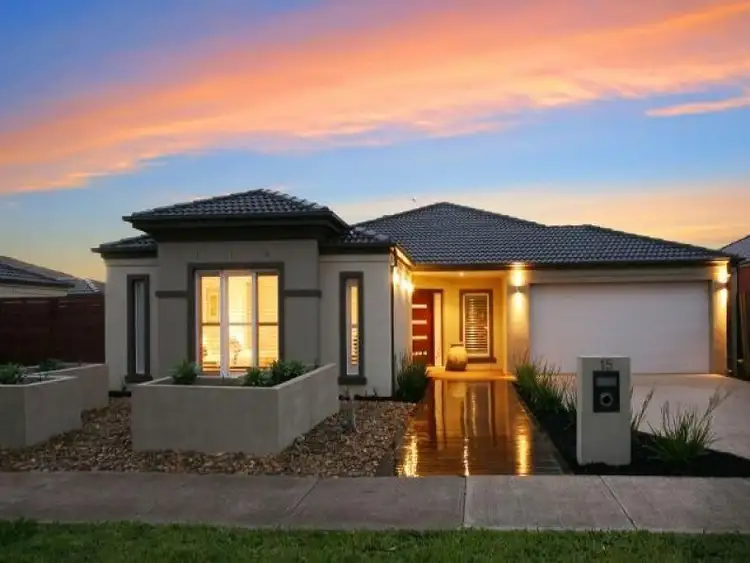 15 Collins Street, Taylors Hill VIC 3037