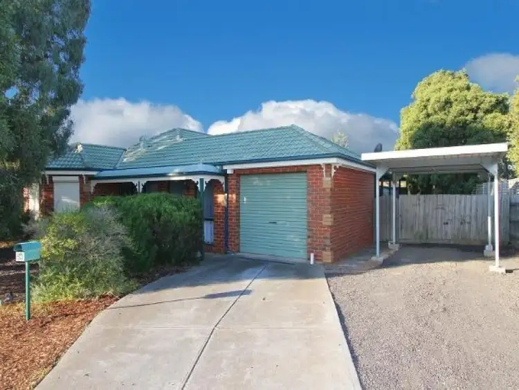 24 Delbridge Drive, Sydenham VIC 3037