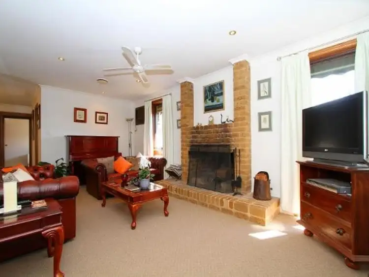 Fifth view of Homely house listing, 5 Commodore Court, Taylors Lakes VIC 3038
