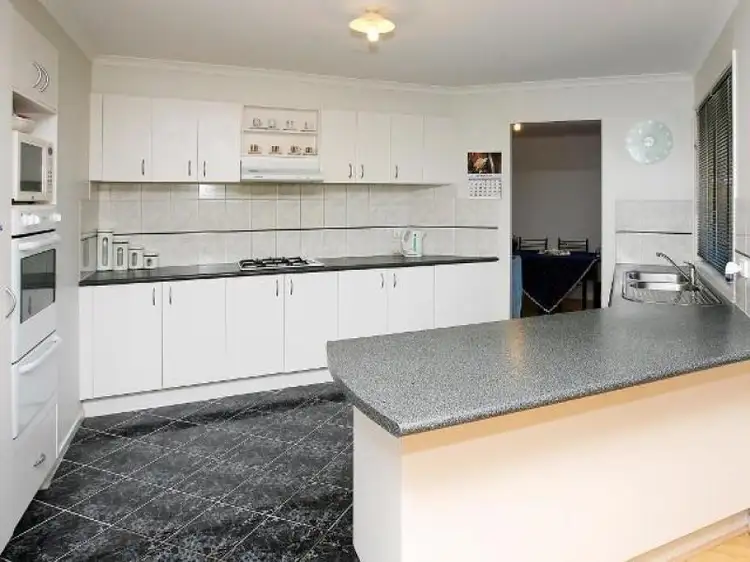 Fourth view of Homely house listing, 21 Brindalee Way, Hillside VIC 3037