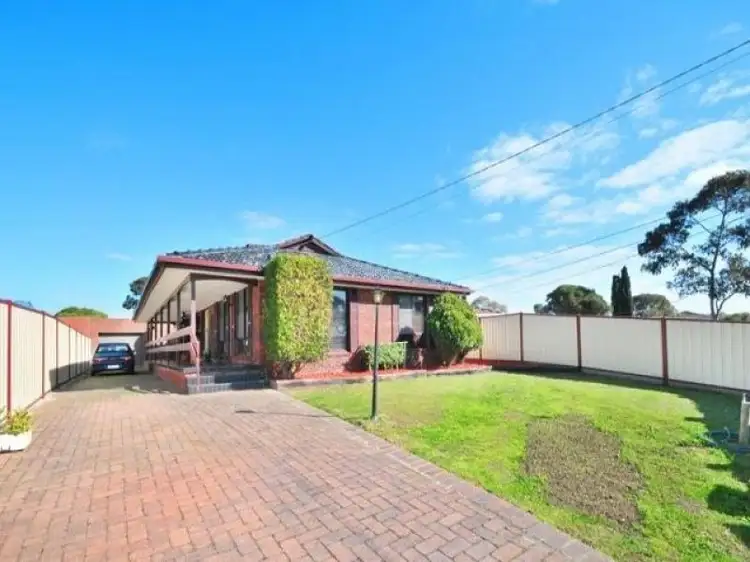 Main view of Homely house listing, 5 Narong Place, Keilor Downs VIC 3038