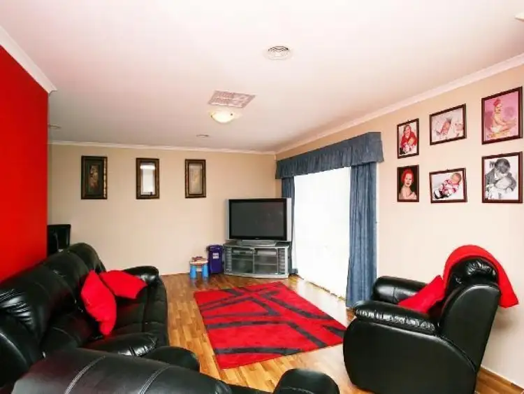 Seventh view of Homely house listing, 2 Forsyth Close, Burnside VIC 3023