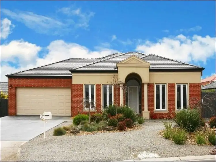 3 Pro Hart Way, Caroline Springs VIC 3023
