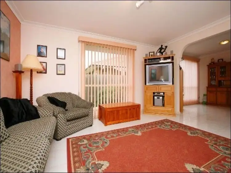 Fifth view of Homely house listing, 33 Cynthia Court, Hillside VIC 3037