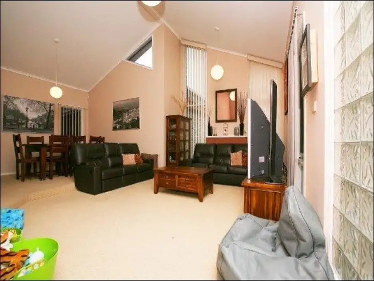 Second view of Homely house listing, 31 Prince Albert Crescent, Taylors Lakes VIC 3038