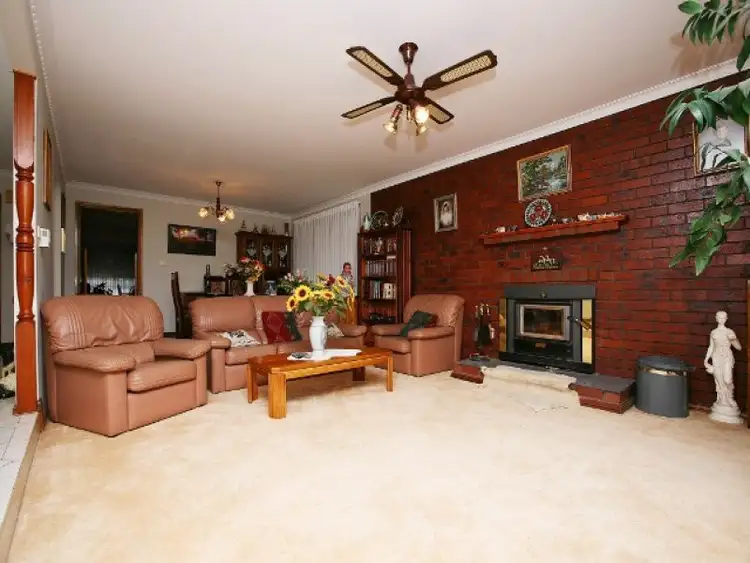 Sixth view of Homely house listing, 37 Shakespeare Drive, Delahey VIC 3037