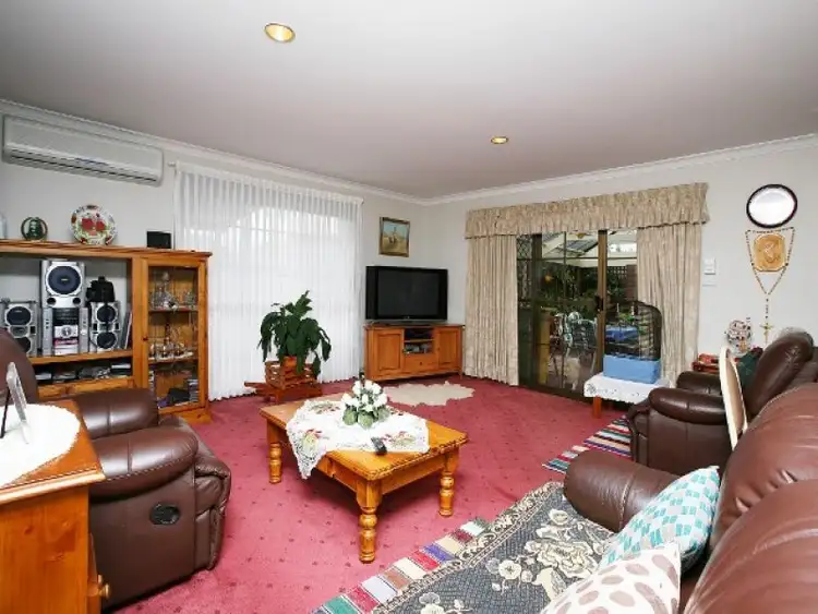 Seventh view of Homely house listing, 37 Shakespeare Drive, Delahey VIC 3037